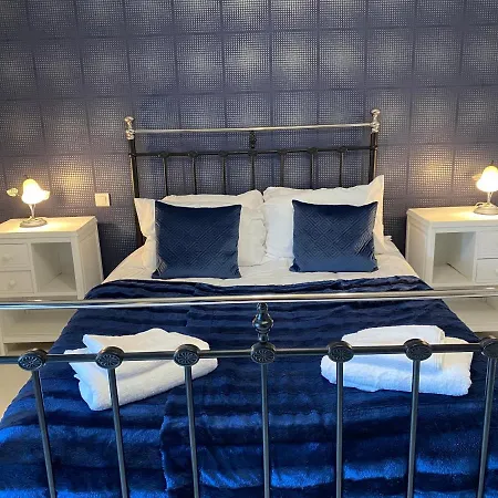 Large French בית נופש *